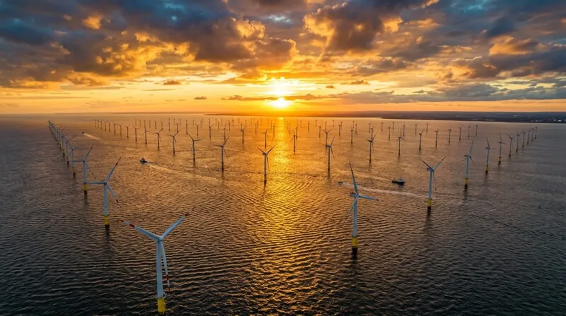 UK Renewable Energy Investment Surges Ahead of Net Zero Target